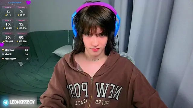 LeonBoykisser online show from June 28, 4:24 pm