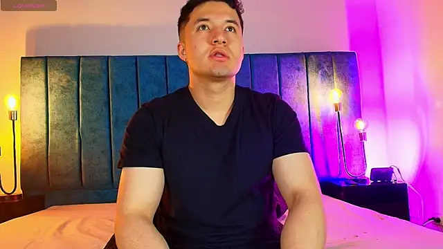 Alexander Connor online show from April 18, 12:06 pm