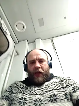 AlexanderArmani online show from February 25, 1:17 am