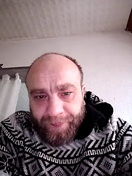 AlexanderArmani online show from February 2, 7:18 am