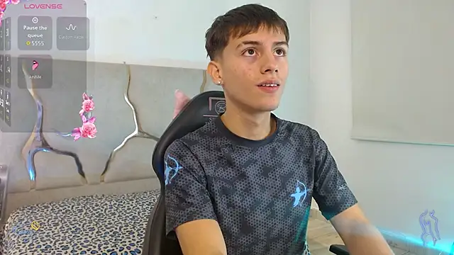 EVAN TAY online show from February 3, 3:04 am