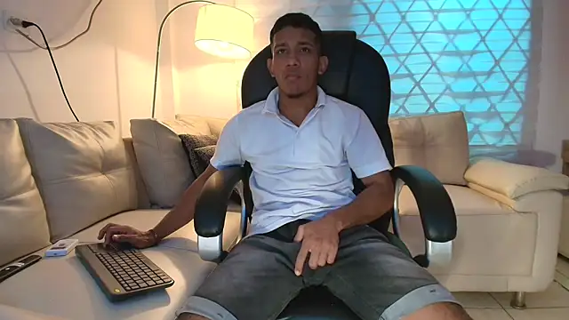 ricky spensar23cm  online show from April 5, 12:19 am