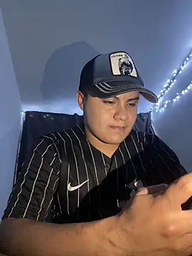 andresmahecha777 online show from February 6, 5:15 am