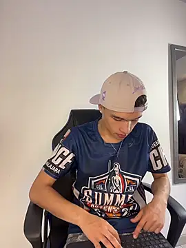 Dominik Souza online show from April 9, 8:15 pm