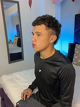 Dominik Souza online show from March 5, 8:05 pm