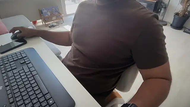 justonce2 online show from April 27, 10:01 am