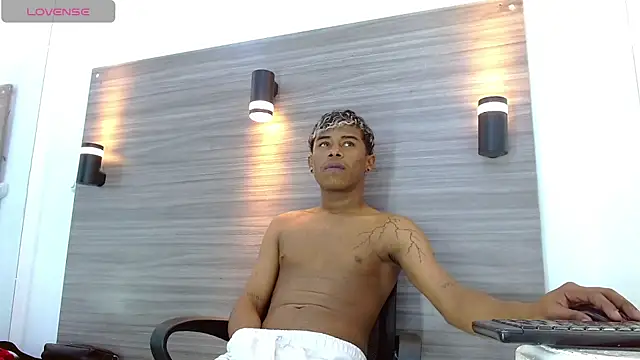 TonnyMarck online show from March 25, 3:32 am