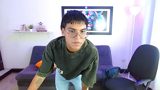 Maecum18 online show from April 6, 8:42 pm