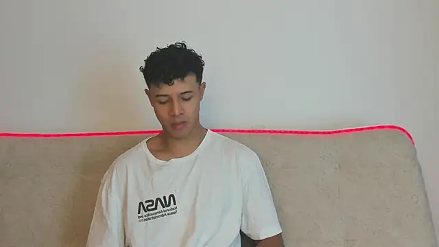  Alex Colton online show from April 7, 10:10 pm