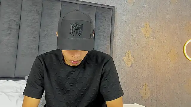 Alejandroo Montenegro online show from March 14, 2:51 am