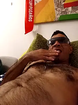 yoahotpetrafiery online show from April 22, 10:03 pm