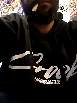 TrndSettr online show from February 14, 8:42 am