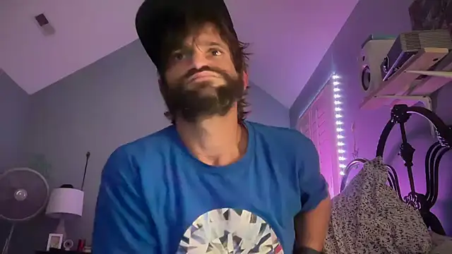 TrndSettr online show from April 3, 8:55 am