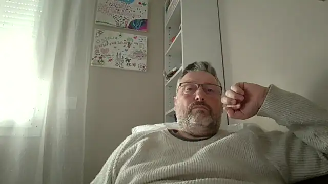 doudou310 online show from March 28, 3:01 pm