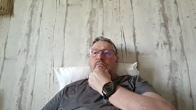 doudou310 online show from April 4, 3:31 pm