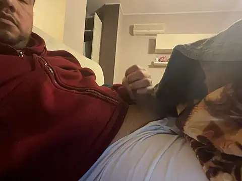 latinocalientehot online show from February 6, 9:12 pm