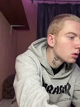 OskarMil online show from February 25, 4:57 am