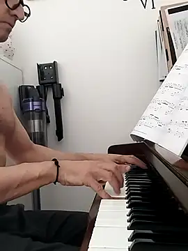 PadroneDolceIta online show from April 3, 9:28 am