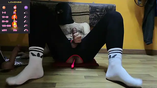 ItalianDaddyBear online show from February 10, 11:31 pm