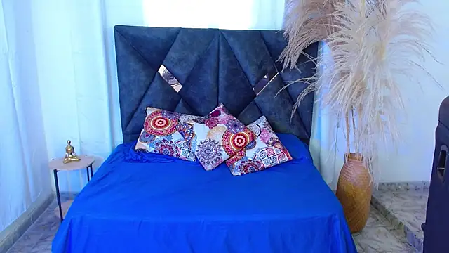 nikoo 18 online show from April 10, 3:19 pm