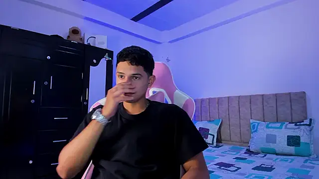 Adrian Prime  online show from March 4, 7:21 pm