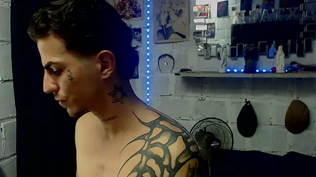 paul-mendezx online show from February 14, 5:46 am