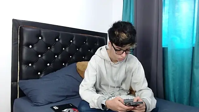 gabriel x18 online show from March 19, 9:29 pm