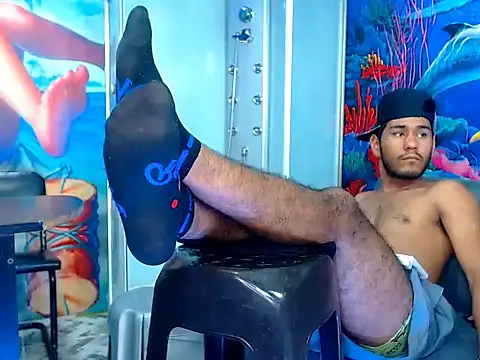 warmNoah online show from March 14, 8:05 pm