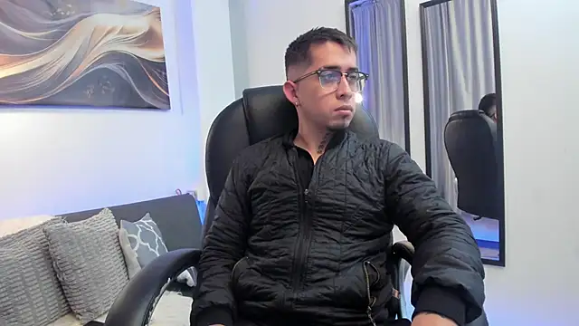 Tommas Jhonson online show from March 13, 3:36 am