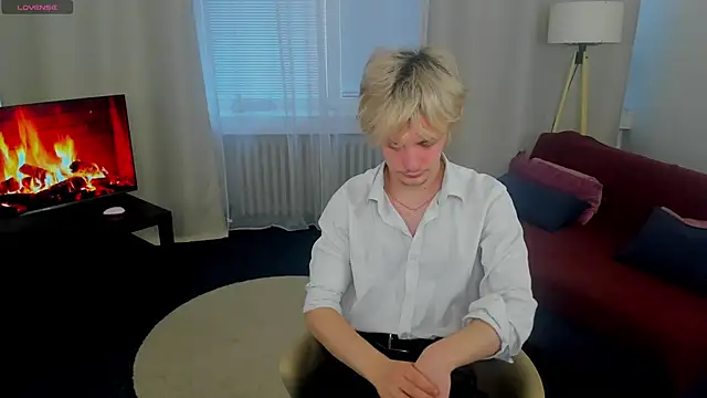 Snapshot of JameMiller chatting on February 24, 7:20 am JameMiller online show from February 24, 7:20 am