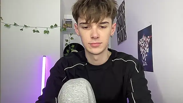 YourMilkyGuy online show from April 8, 3:32 pm