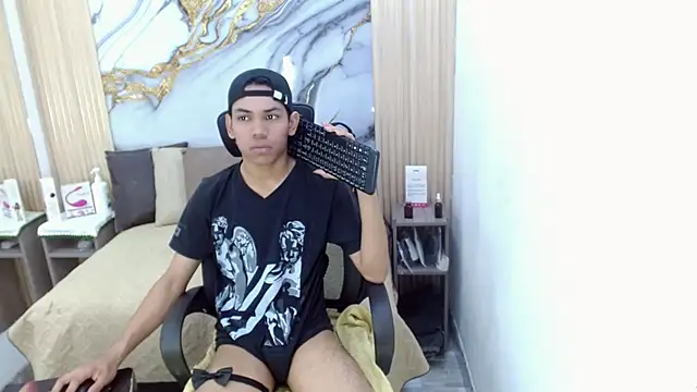 DaviidBuckx  online show from June 3, 2:35 am