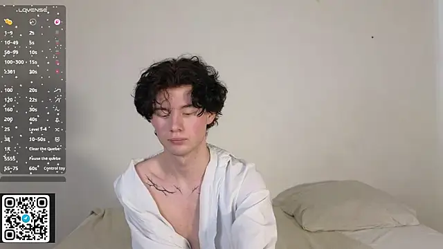 moon Gloww online show from February 12, 8:42 am