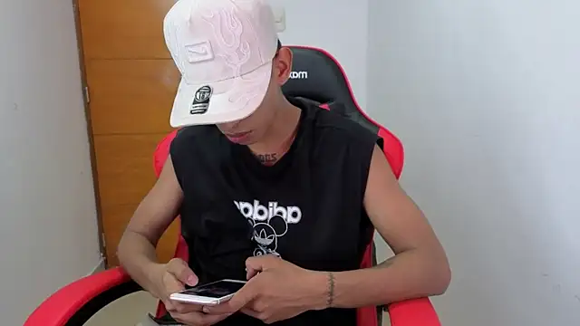 Niklausxxx online show from February 9, 5:28 pm