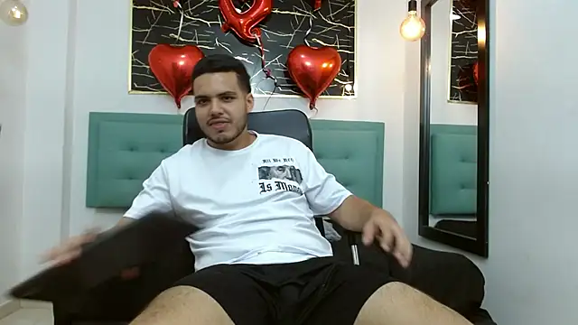 Trevor Ash online show from February 18, 3:48 am