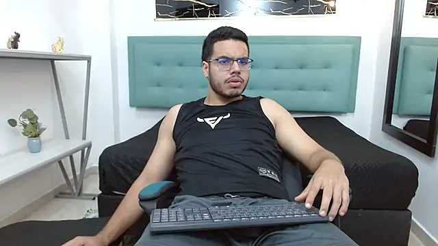 Trevor Ash online show from February 25, 4:13 am