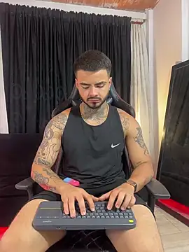 Benjii Carter1 online show from February 26, 4:03 am