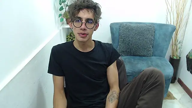 AaronBeer  online show from February 27, 12:06 pm