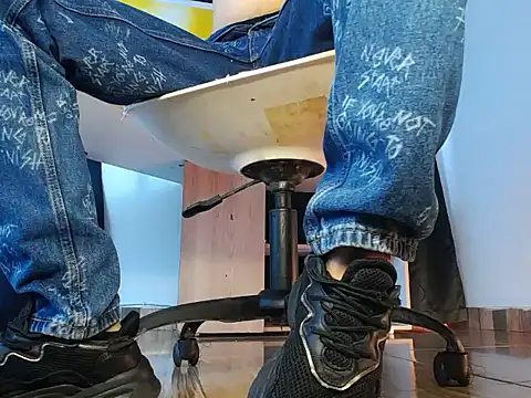 jullian ricci online show from February 20, 7:37 pm