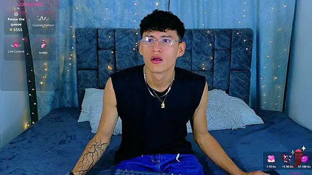 NicolasTorrez online show from June 5, 3:22 am