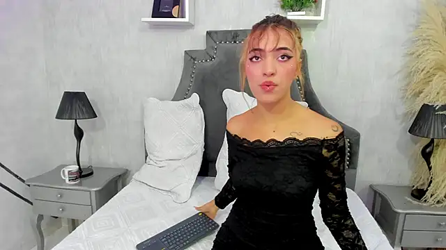 MarcoAndAllice online show from February 18, 4:21 am