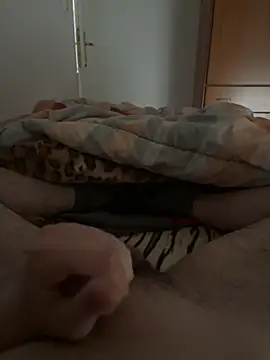 jacobbb5 online show from April 12, 1:01 pm