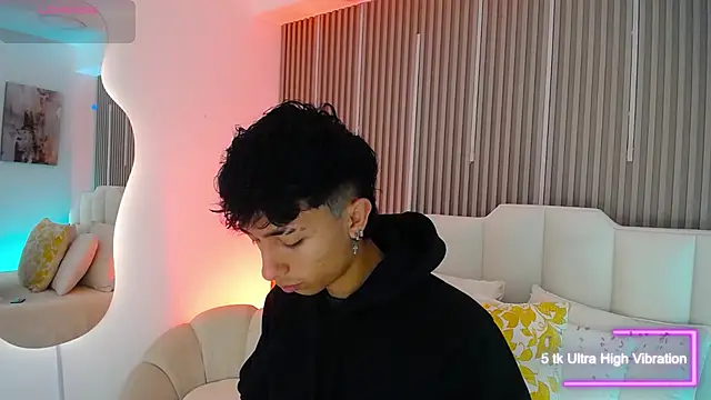 Aiden Rivers  online show from March 19, 1:25 pm