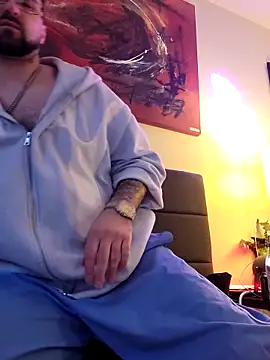 LargeLith online show from April 8, 9:45 pm