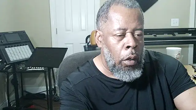 Cleozevo1961 online show from June 19, 12:54 pm