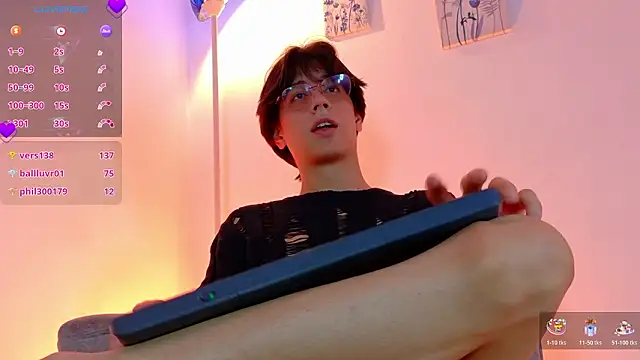 lui x dust online show from March 29, 8:47 am