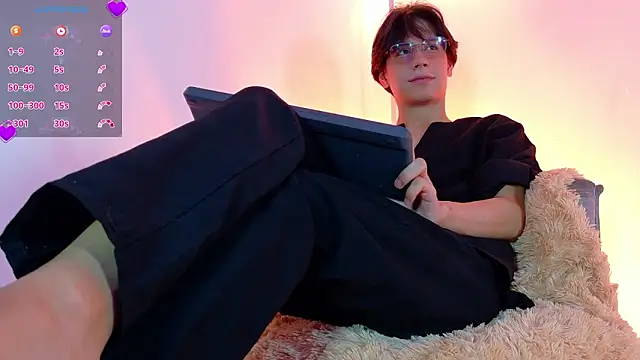 lui x dust online show from March 27, 3:10 am