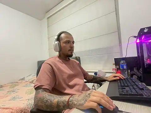 Maximo Garcia17 online show from March 8, 2:04 am