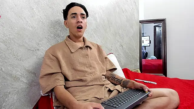 Mick-lollipop online show from February 26, 7:59 pm