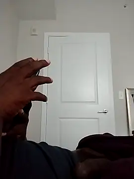 makeherfeelg online show from April 15, 12:49 pm